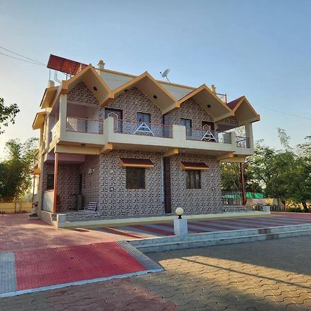 Farmhouse Close To Nature - Kesari Farm Gandhinagar Luaran gambar