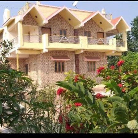 Farmhouse Close To Nature - Kesari Farm Gandhinagar Luaran gambar