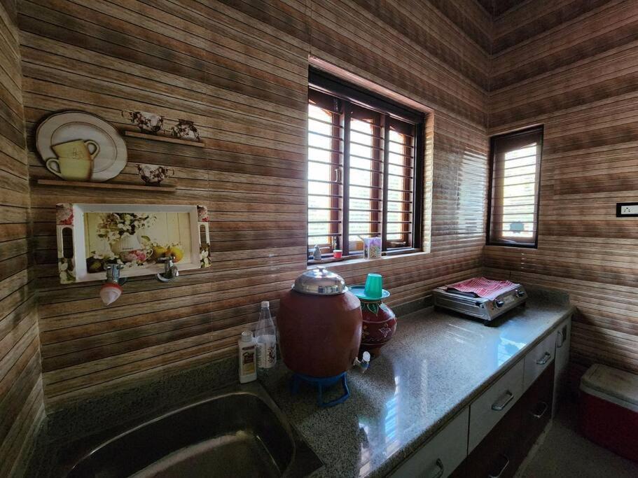 Farmhouse Close To Nature - Kesari Farm Gandhinagar Luaran gambar