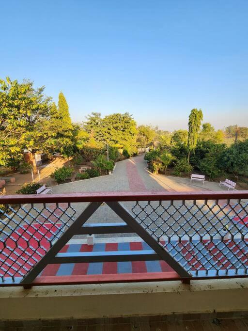 Farmhouse Close To Nature - Kesari Farm Gandhinagar Luaran gambar