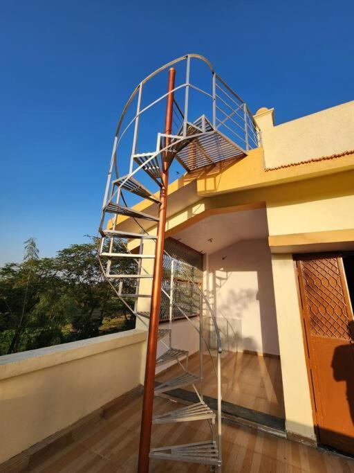 Farmhouse Close To Nature - Kesari Farm Gandhinagar Luaran gambar